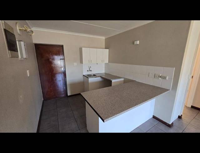 2 BEDROOM PROPERTY TO RENT IN GOODWOOD CENTRAL